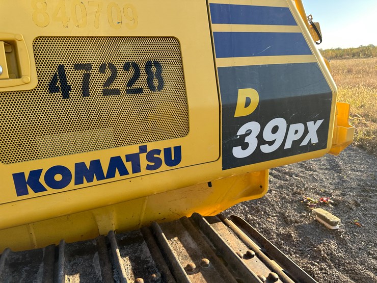 #32837-•-komatsu-39px-crawler-dozer-km10d130kka096648-image-74