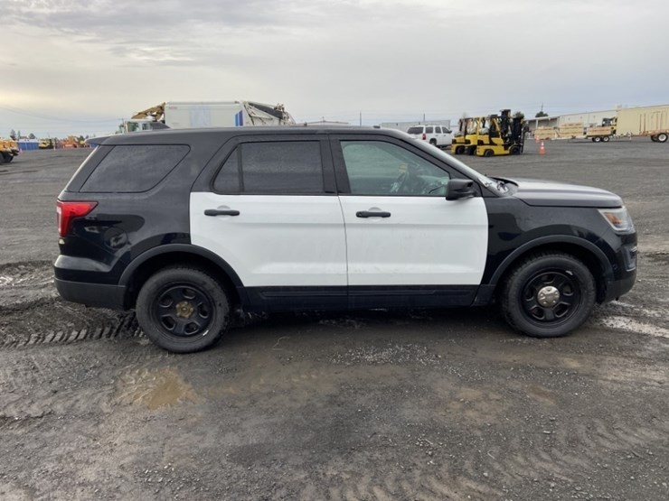 2017-ford-explorer-image-6