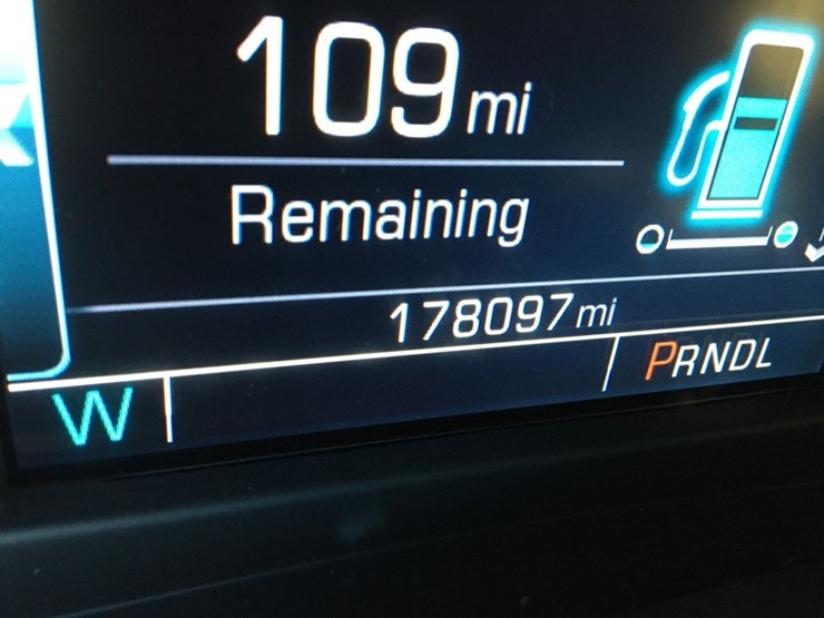 2019-chevrolet-suburban-image-5