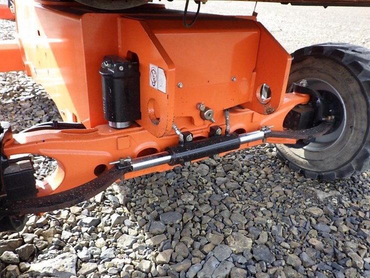 2016-jlg-400s-image-27