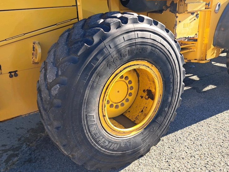 2018-deere-544k-image-36