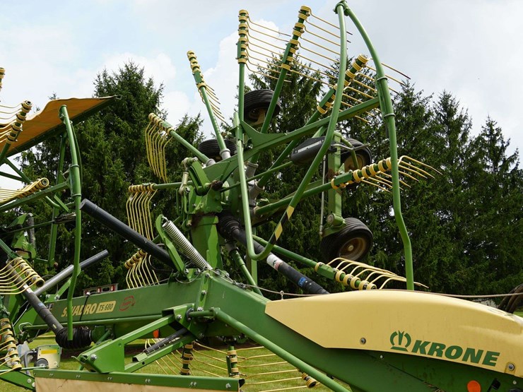 krone-swadro-twin-rotary-hay-rake-image-9