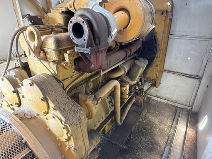 caterpillar-d353-image-12