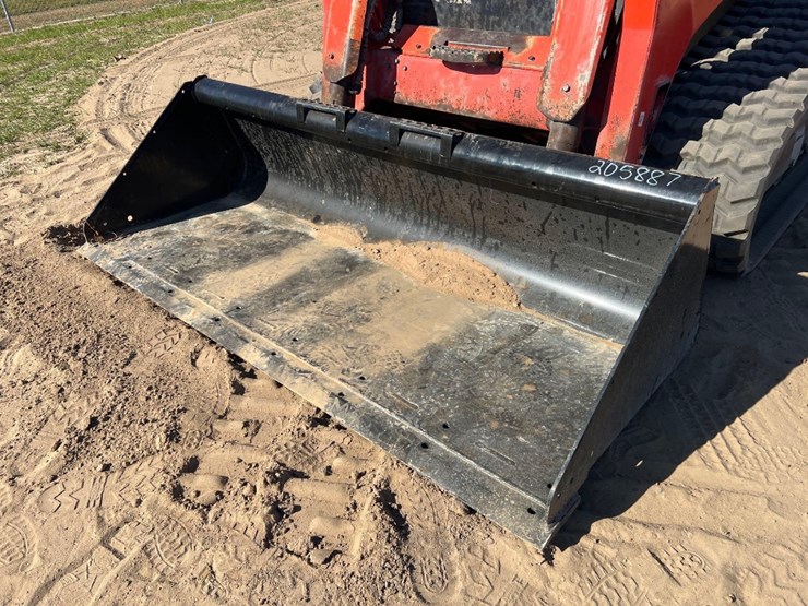 2011-kubota-svl90-2-image-17