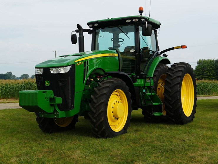 2012-john-deere-8235r-image-1