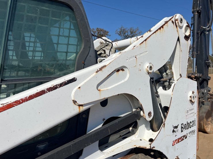 2012-bobcat-t770-image-19