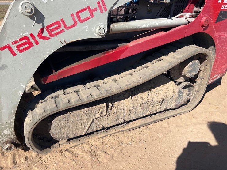 2012-takeuchi-tl230-image-9