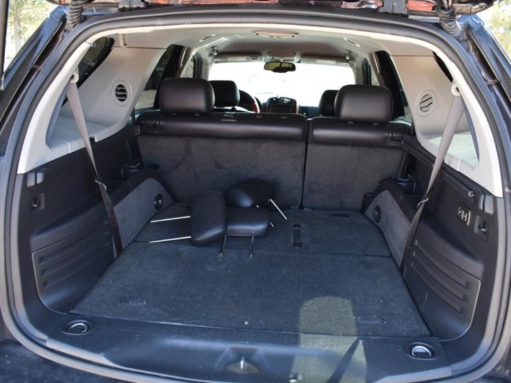 2004-cadillac-srx-image-11