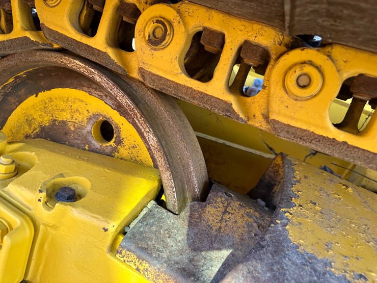 #32837-•-komatsu-39px-crawler-dozer-km10d130kka096648-image-8