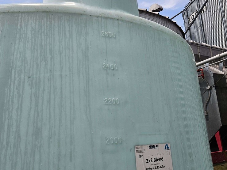 2600-gallon-plastic-tank-image-2