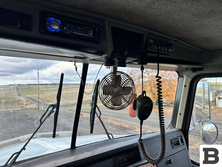 2000-kenworth-t800-image-77