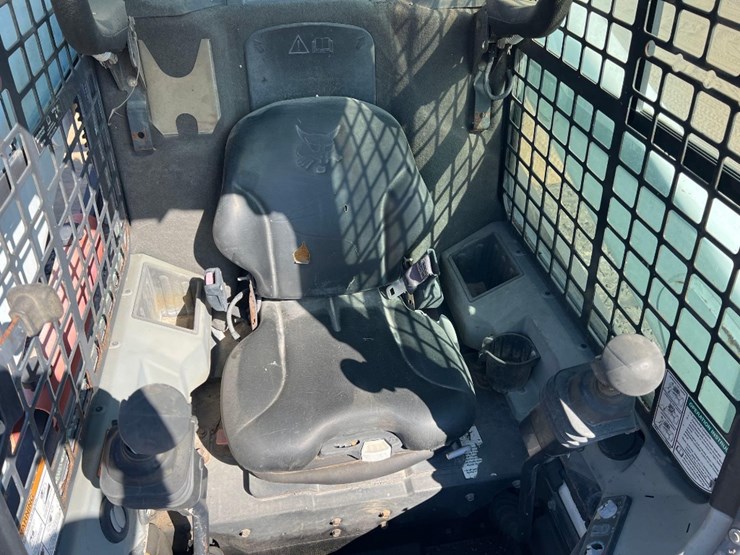 2012-bobcat-t770-image-25