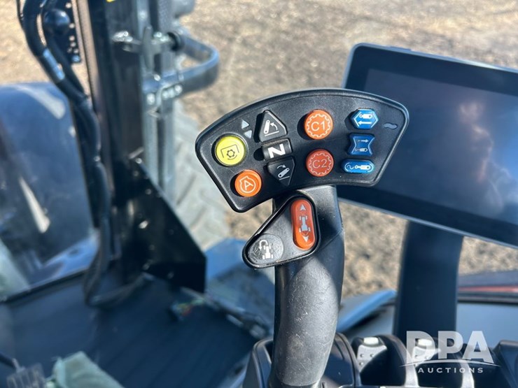 2020-massey-ferguson-8740s-image-40