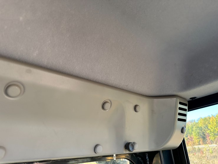 #32837-•-komatsu-39px-crawler-dozer-km10d130kka096648-image-69