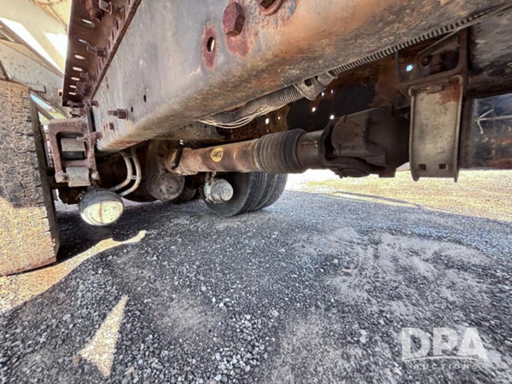 2003-volvo-10-image-55