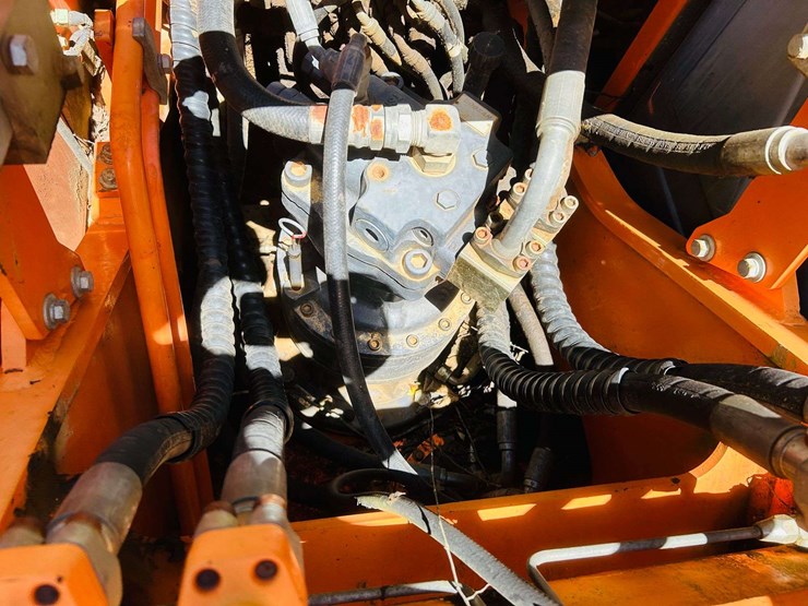 2010-doosan-dx180-lc-image-64