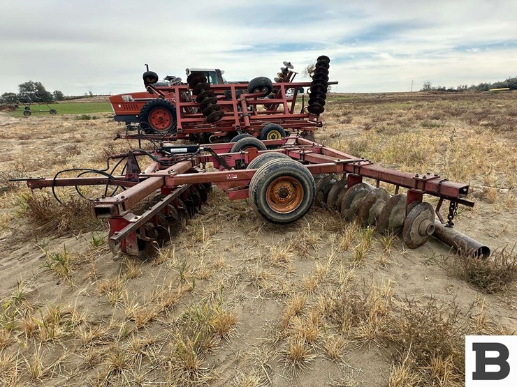 massey-ferguson-720-image-2