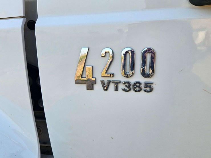 2003-international-4200-image-18