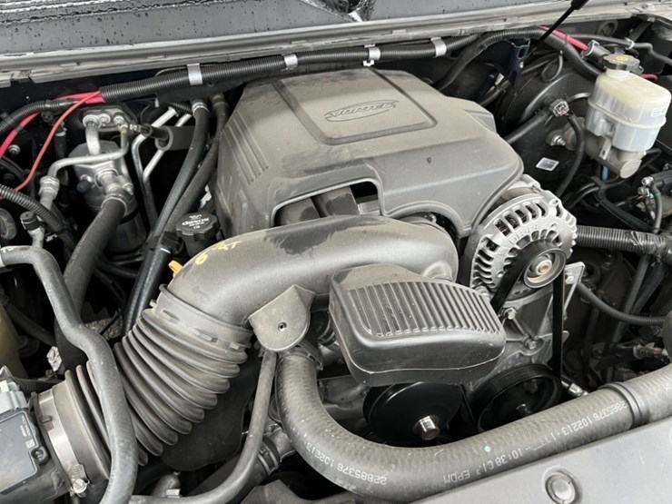 2014-chevrolet-tahoe-image-11