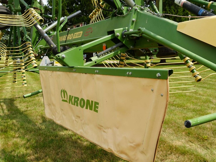 krone-swadro-twin-rotary-hay-rake-image-11