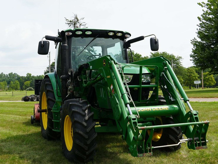 john-deere-6125r-image-1