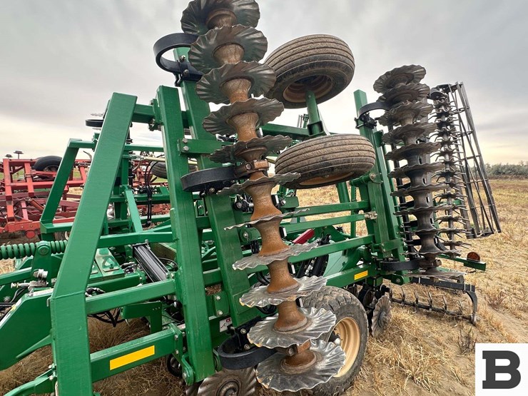 great-plains-2400tm-image-29