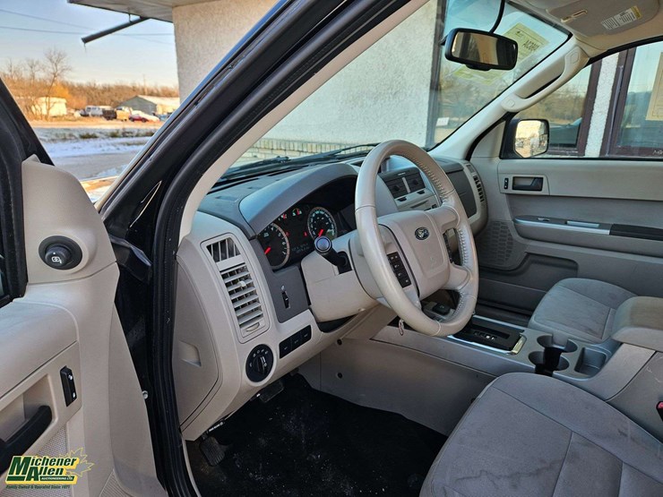 2012-ford-escape-hybrid-image-23