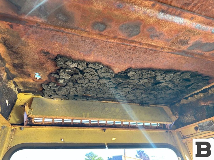 1972-new-holland-1048-image-50