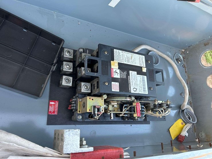 2005-detroit-diesel-100dsejb-138kva-3-phase-diesel-generator-image-14