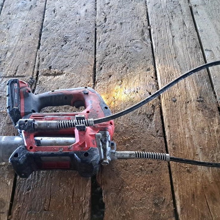 #101 • Milwaukee Grease Gun