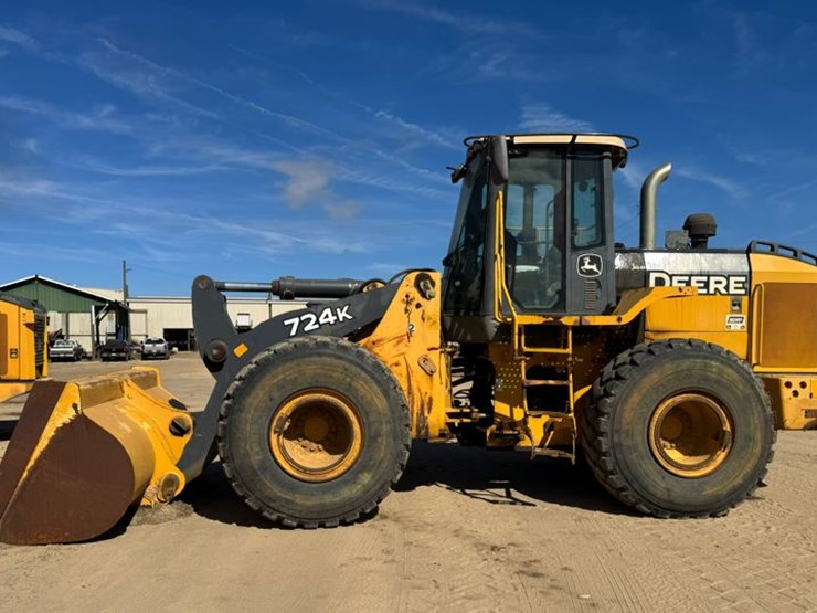 deere-724k-image-1