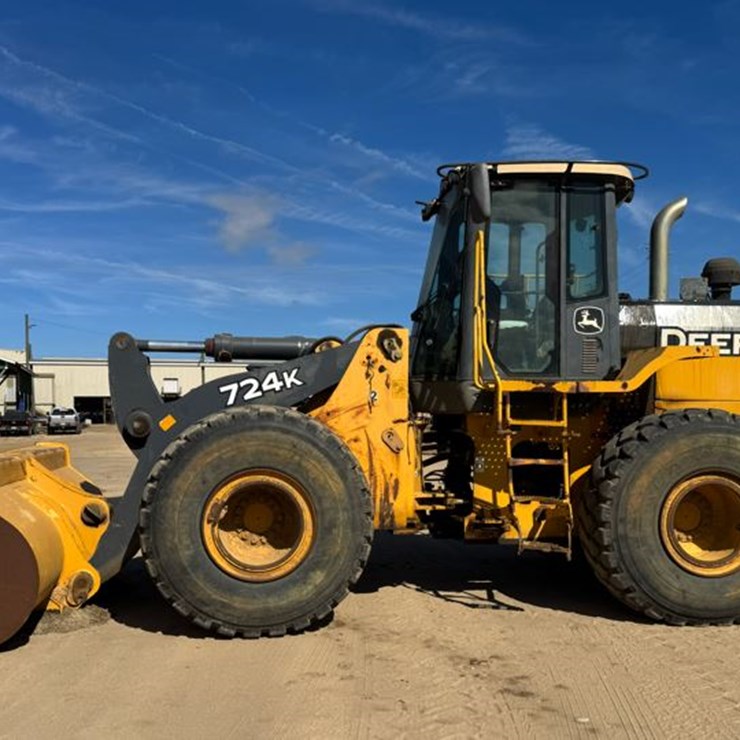 DEERE 724K