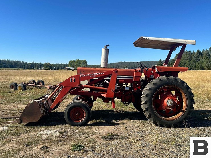 1977-international-86-image-3