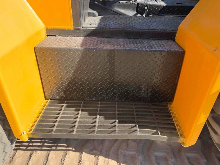 2008-sellick-sd80-image-17