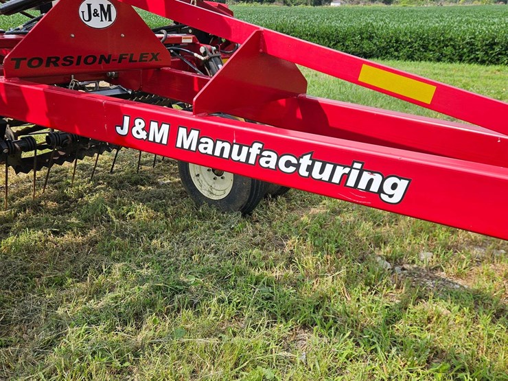 2013-j&m-tf212-image-10