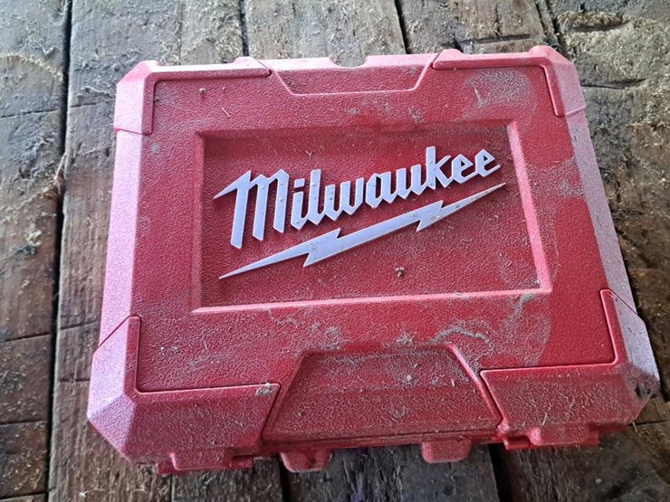 #102-•-milwaukee-drill-image-4