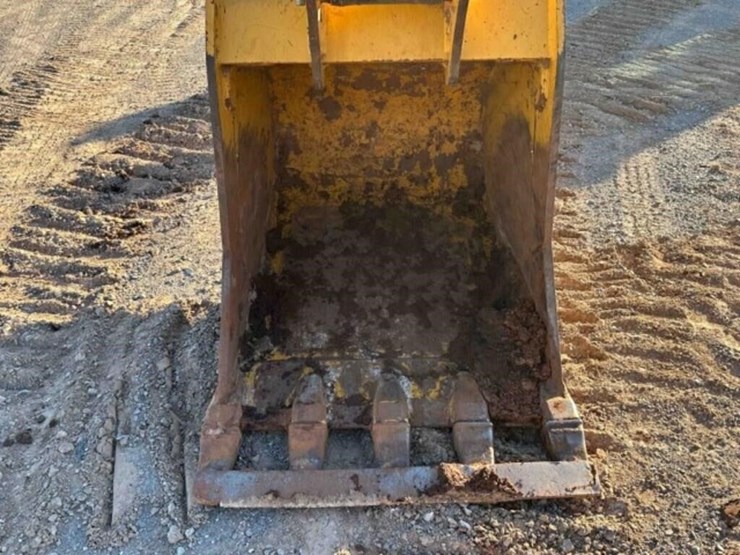 2023-john-deere-210p-excavator-image-12