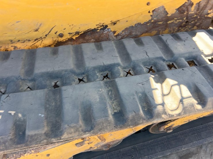 2016-caterpillar-259d-image-24