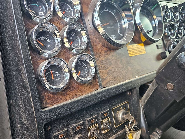 1997-kenworth-t800-image-34