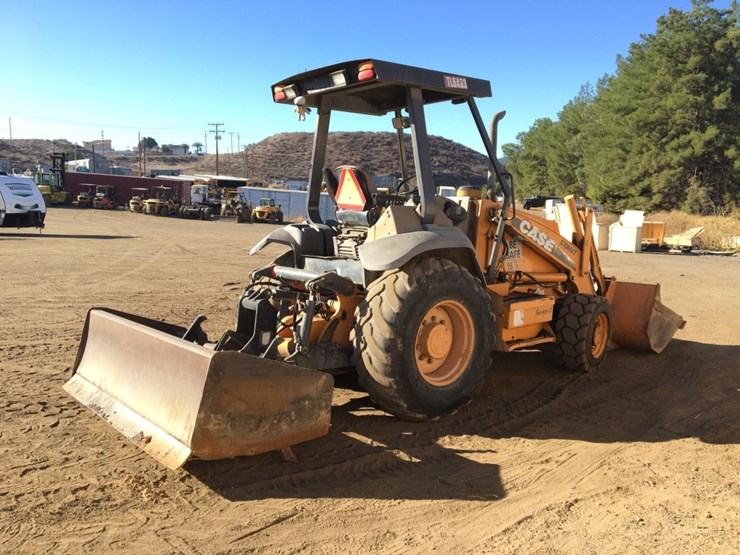 2008-case-570m-xt-image-3