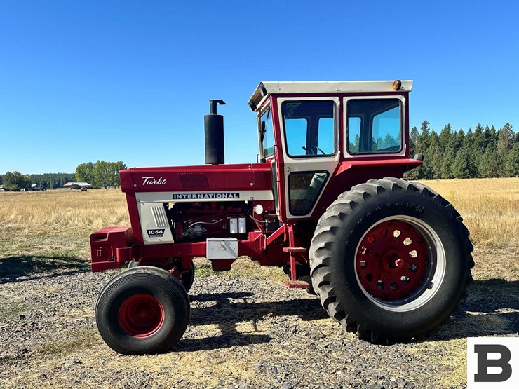 1972-international-1066-image-3