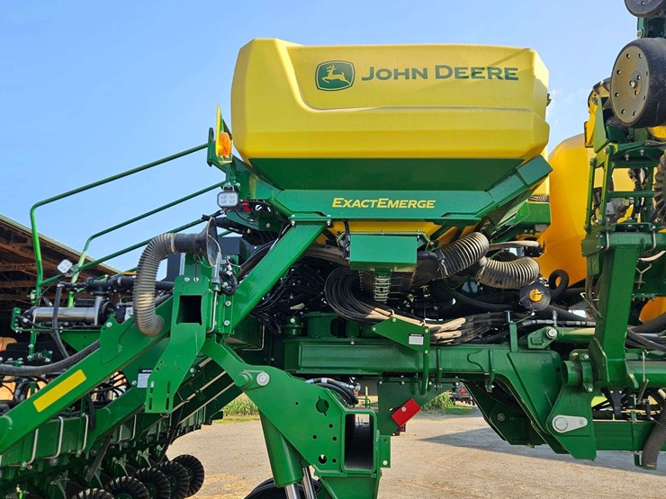 2024-john-deere-1795-image-22