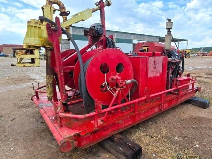 caterpillar-c4.4-image-2