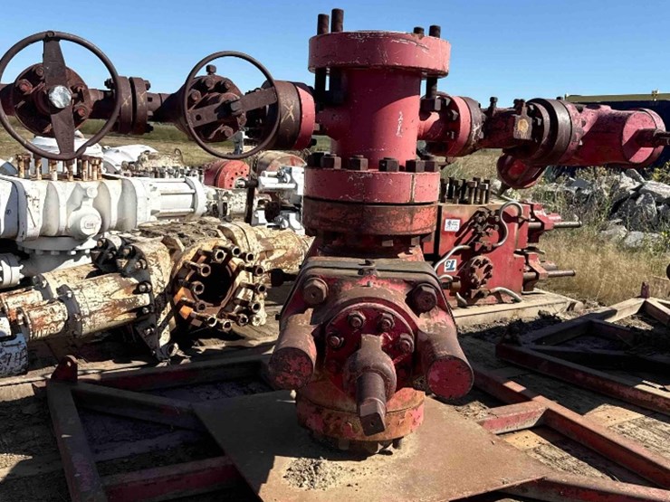 t3-bop-11"-w/spool-a&-4-valves-image-6