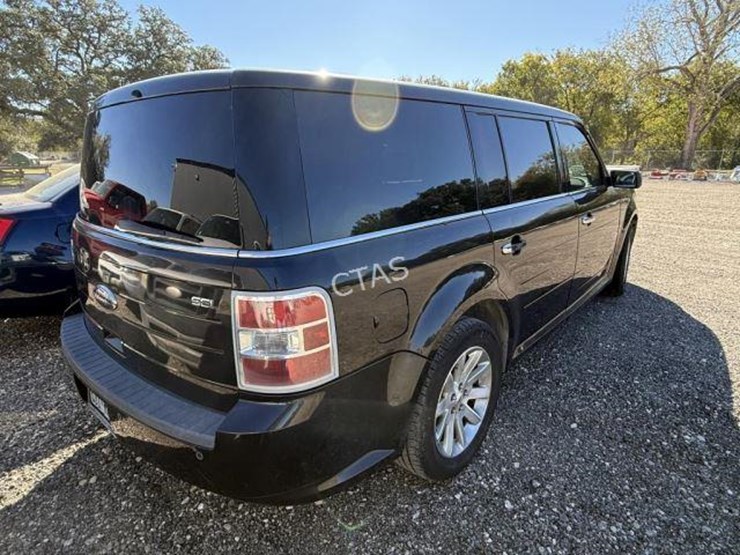 2010-ford-flex-image-9