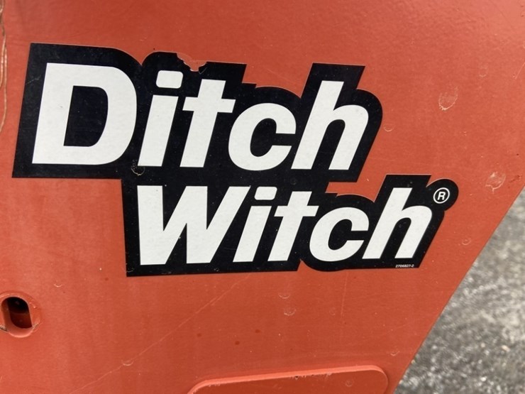 2017-ditch-witch-c16x-image-17