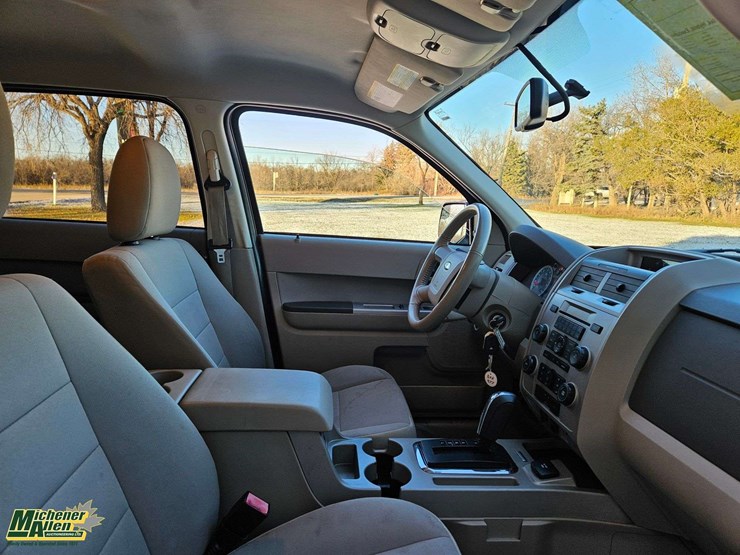 2012-ford-escape-hybrid-image-31