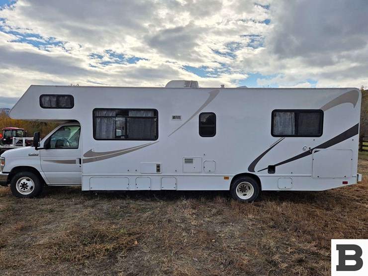 2014-ford-e450-image-5