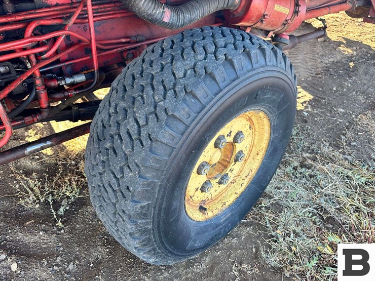 1972-new-holland-1048-image-13