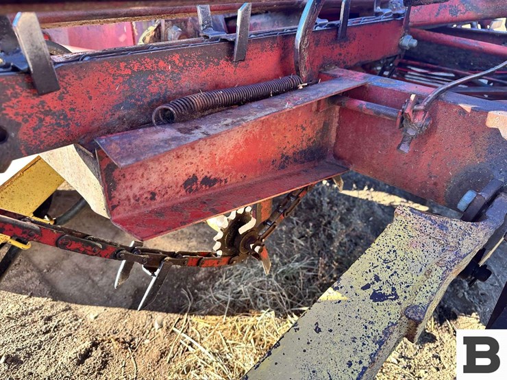 1972-new-holland-1048-image-44